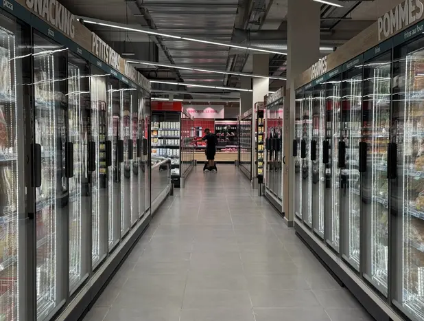 Le magasin a été pensé pour optimiser le confort des clients, avec un éclairage en diagonale plus doux.