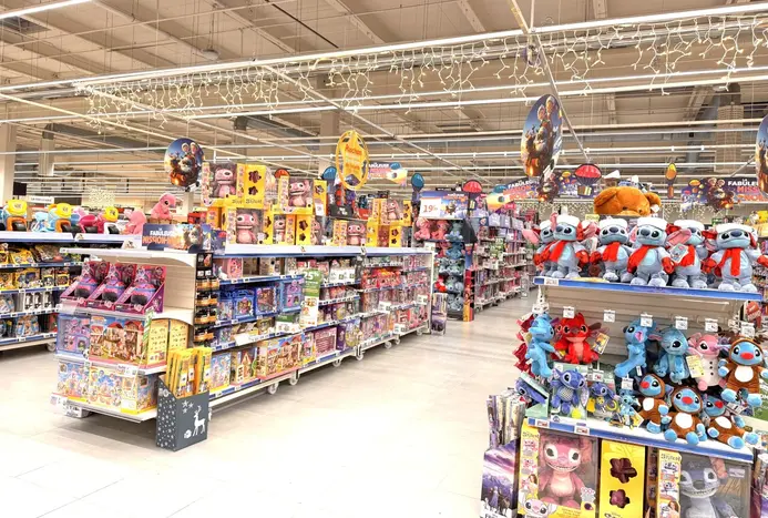 Une vue du traitement du saisonnier, ici avec les jouets de Noël.