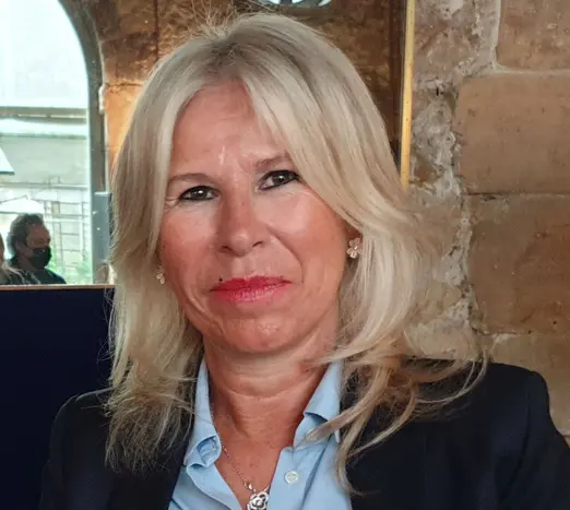 Tina Schuler, actuellement directrice pôle franchise, est nommée directrice Market France.