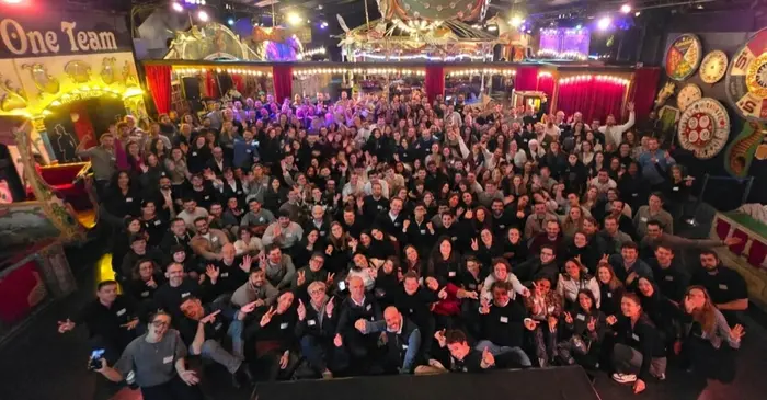 La nouvelle équipe Valiuz issue de la fusion entre Valiuz et Infinity Advertising. Photo : Valiuz.