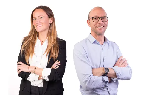 Marie-Églantine Couvreur est nommée directrice financière de Chronodrive. Julien Saint-Aubert est lui promu directeur opérationnel de l'ensemble d