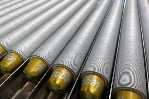 Les capsules Legal prêtes à être remplies dans l'usine Méo, à la Madeleine