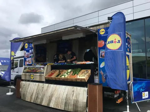 import_image_Un-Fruit-truck-Lidl-sur-le-Tour-de-France.jpg