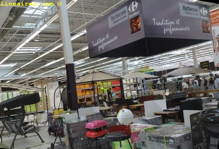 Le panache du bazar saisonnier
