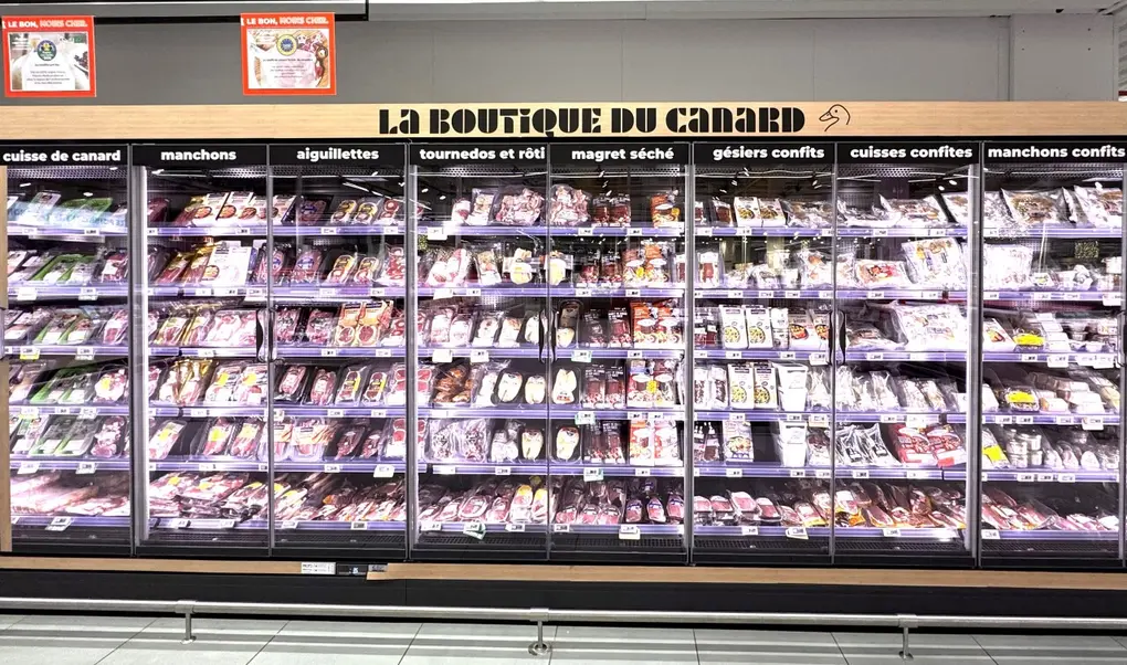 Le rayon volaille LS compte une large " boutique du canard " pour coller à la demande locale.