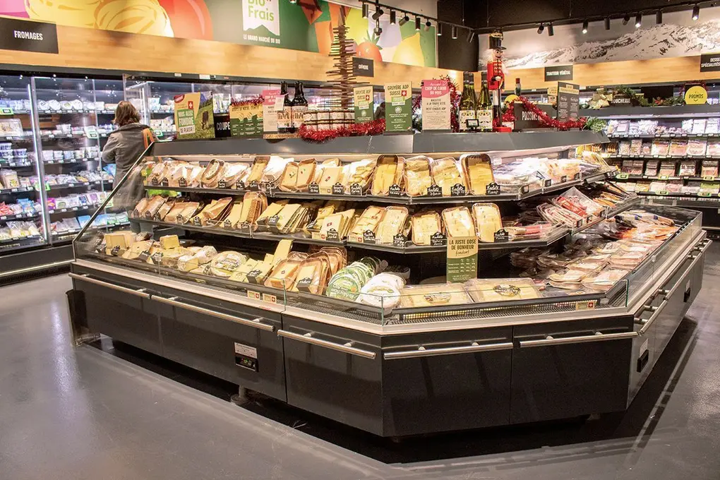 L'offre de Biofrais couvre les fruits et légumes, les viandes, le fromage, le poisson, le vrac, les produits locaux, les vins, etc.